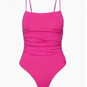 Aritzia Babaton Contour Ruched Bodysuit Ruched bodysuit Leon NWT!